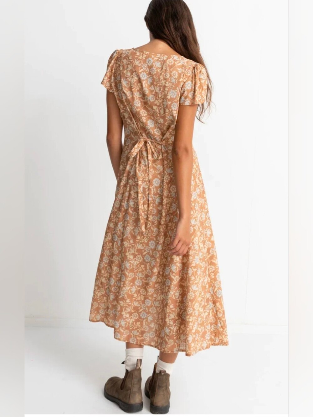 Rhythm Highland Cap Sleeve Midi Dress in Oak size small - Picture 2 of 7